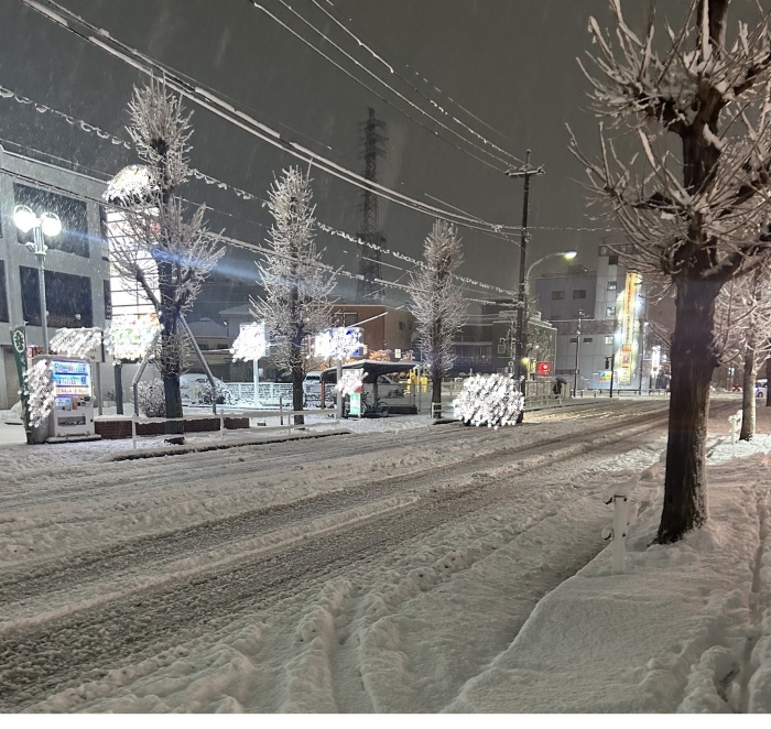 積雪路、凍結路には冬用タイヤ